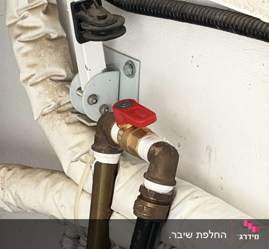 צינורות ומחברים בתחום האינסטלציה